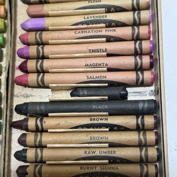 CRAYOLA CRAYONS 1958 BOX OF 72 SHARPENER MANY RARE RETIRED COLORS - Picture 13 of 16